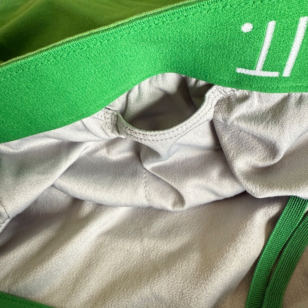 Nike Runners Shorts - Picture 6 of 7
